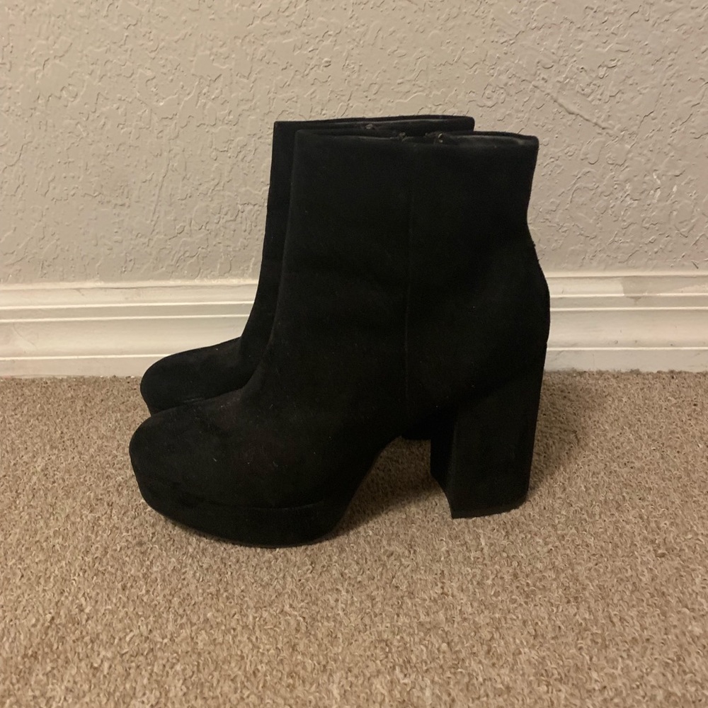 black ankle tops